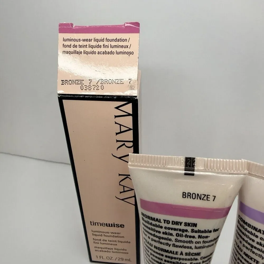 2-Mary Kay Bronze 7 Timewise Luminous 038720 & Matte 038771 Foundation MK Brush